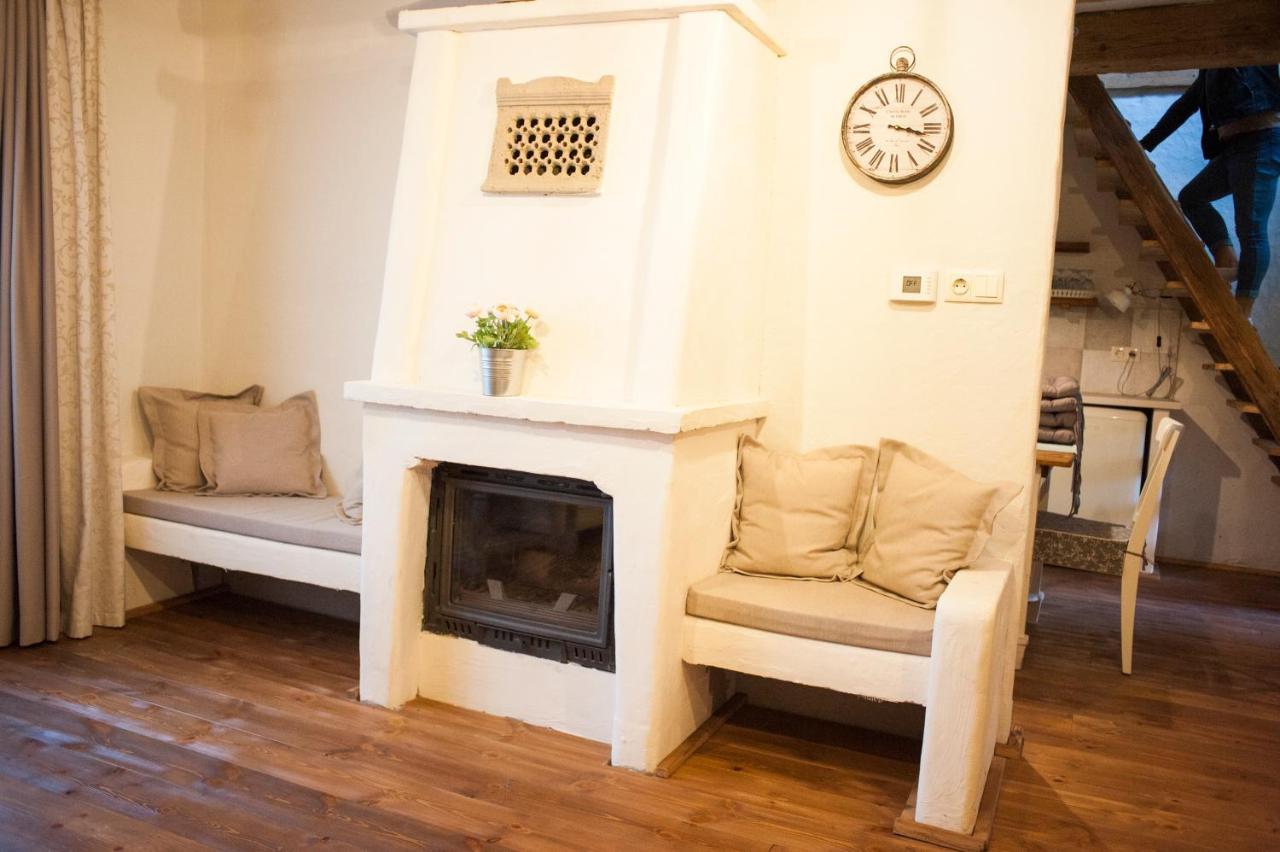 Pajta Apartman Es Vendeghaz Tata Exterior photo